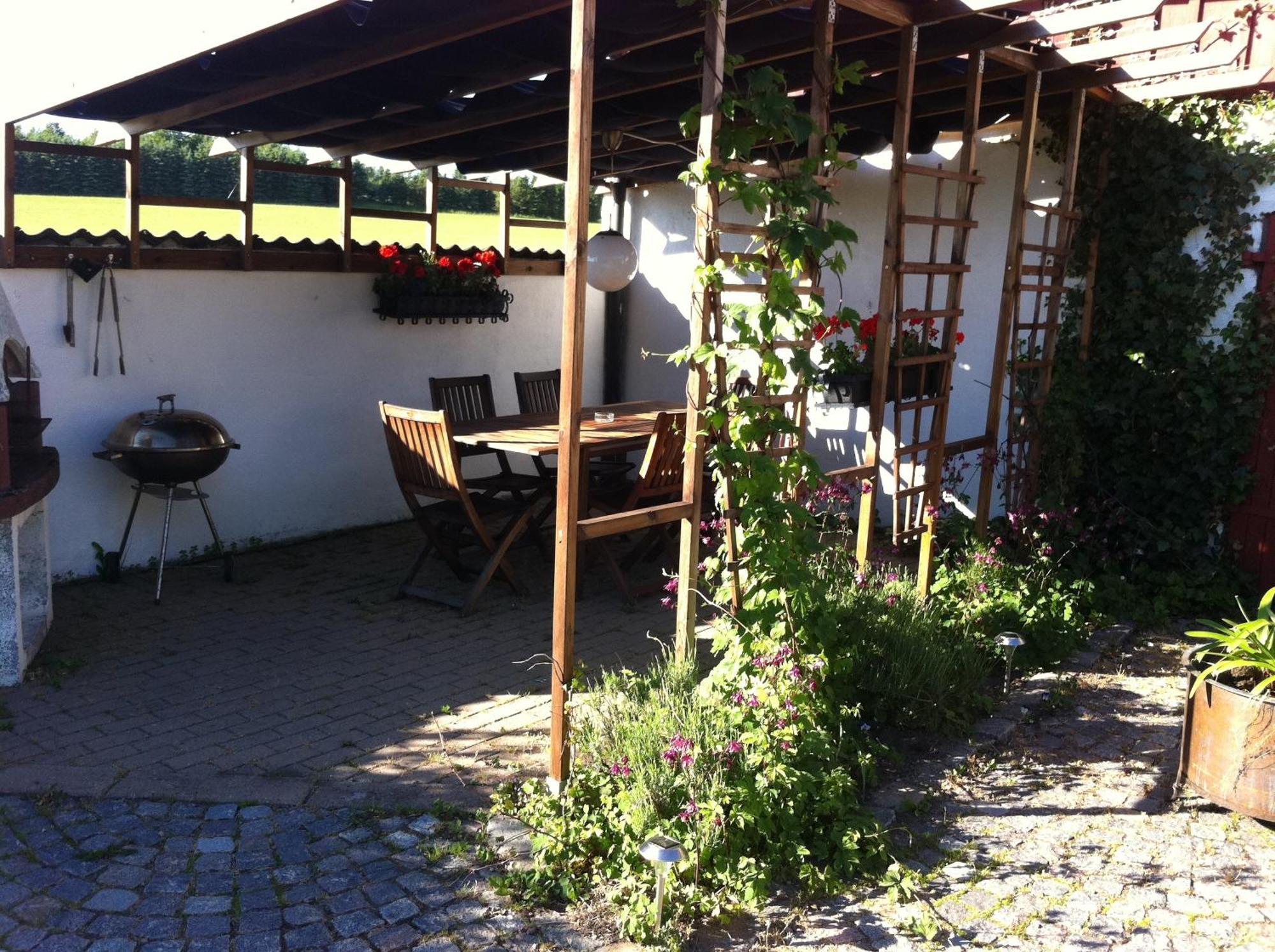 Mattisgarden Bed & Breakfast Östra Ljungby Exterior foto